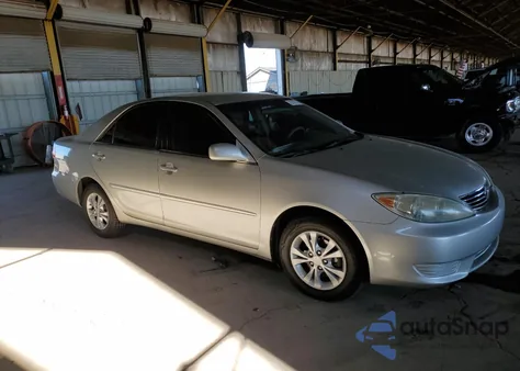 2005 Toyota Camry Le из США, поврежденный, VIN 4T1BF30K05U602838